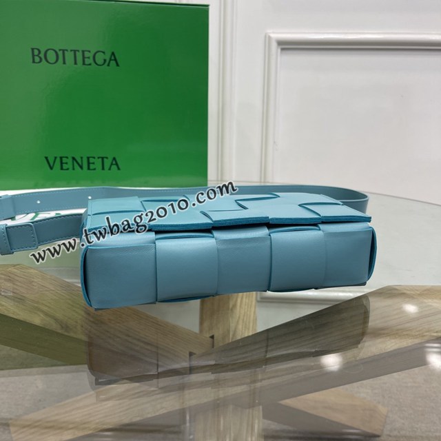 Bottega veneta高端女包 KF0017油畫藍 寶緹嘉羊皮編織女包 BV經典款Cassette新款放大編織斜挎包  gxz1214